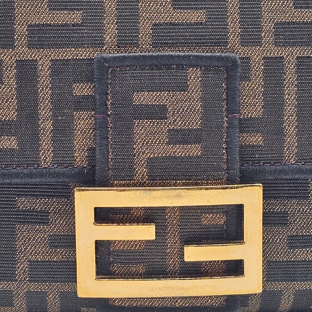 Fendi Baguette Brown FF Jacquard Shoulder Bag Gold FF Clasp - Preowned - Picture 9 of 16